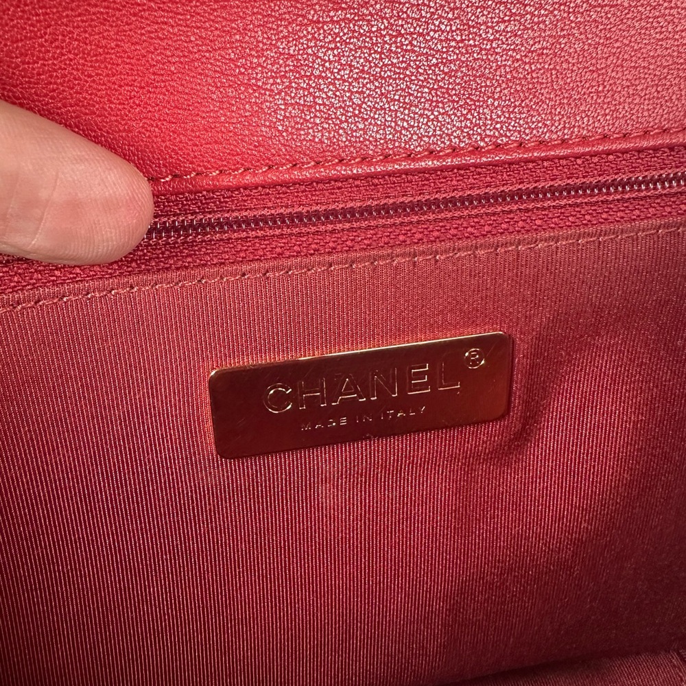 CHANEL 19 TOP HANDLE FLAP BAG RED 2019 AUTHENTIC - Picture 10 of 12